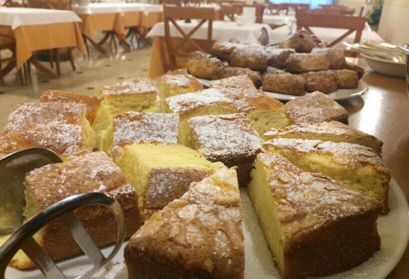 스탠다드 룸, Brennero E Varsavia