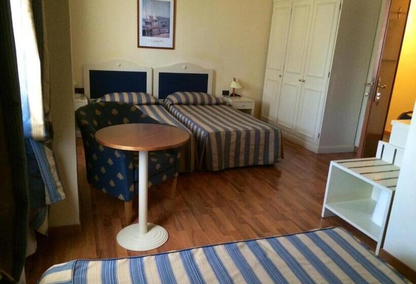 4인용 스탠다드 룸, Brennero E Varsavia