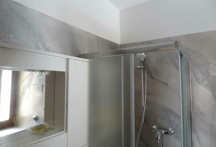 スタンダードトリプルルーム, Galeno