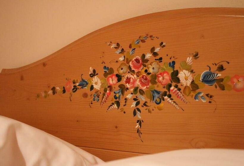 スタンダードトリプルルーム, Galeno