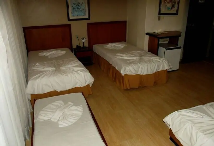 スタンダード4人部屋, Geneviee Palace