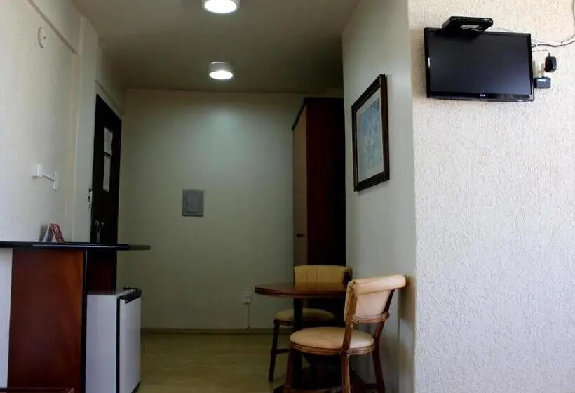 スタンダード4人部屋, Geneviee Palace