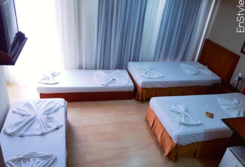 Четырехместный Номер Стандарт, Geneviee Palace