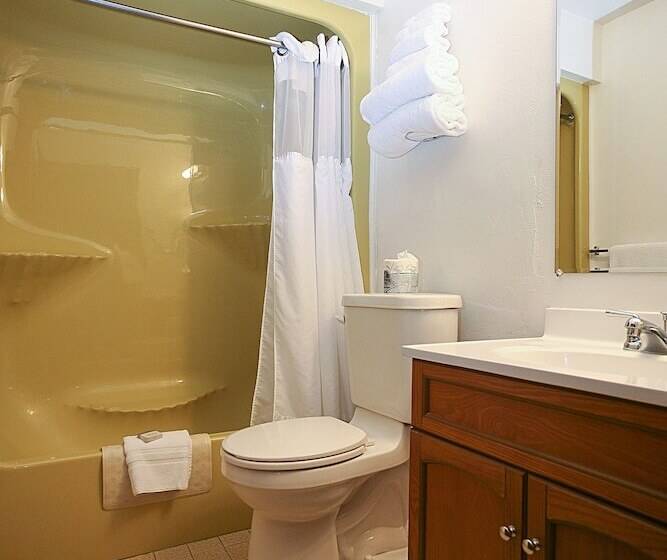 ２ダブルベッドのスタンダードルーム, Pine Grove Resort