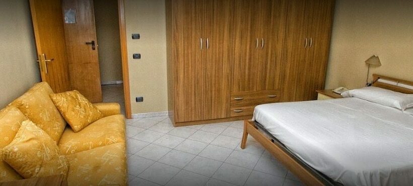 غرفة قياسية فردية, Silverado