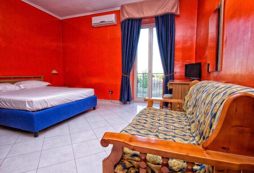 غرفة قياسية ثلاثية, Silverado