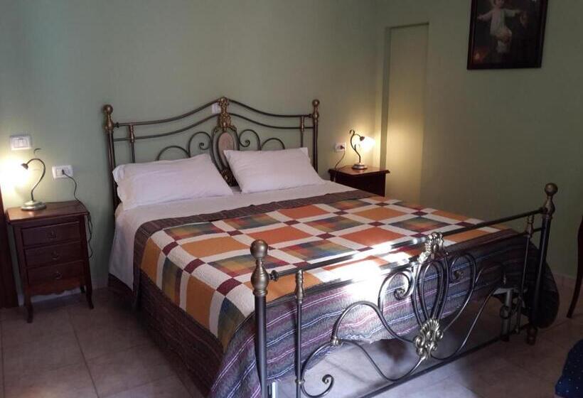 غرفة قياسية مع حمام خارجي, La Casa Dei Nonni B&b