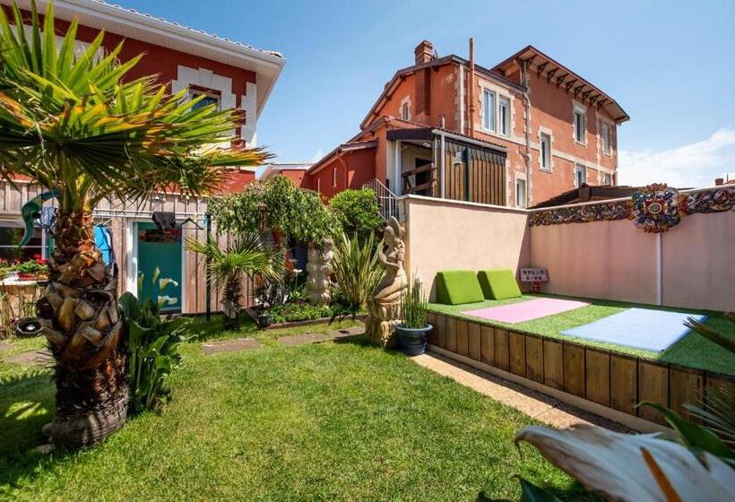 מיטה בחדר משותף, Villa Zenith Hostel La Surf House