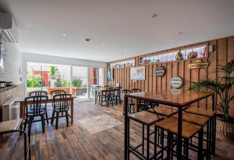 ルームシェアのワンベッド, Villa Zenith Hostel La Surf House