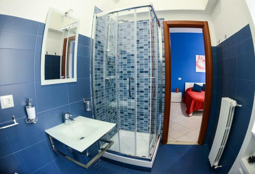 اتاق لوکس با بالکن, B&b Acquamarina