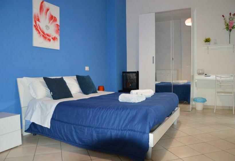 اتاق لوکس با بالکن, B&b Acquamarina