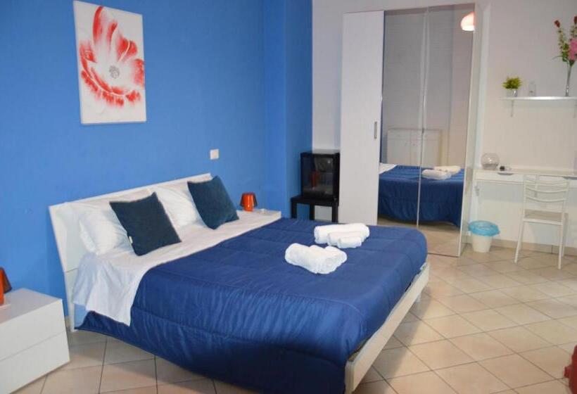 اتاق لوکس با بالکن, B&b Acquamarina