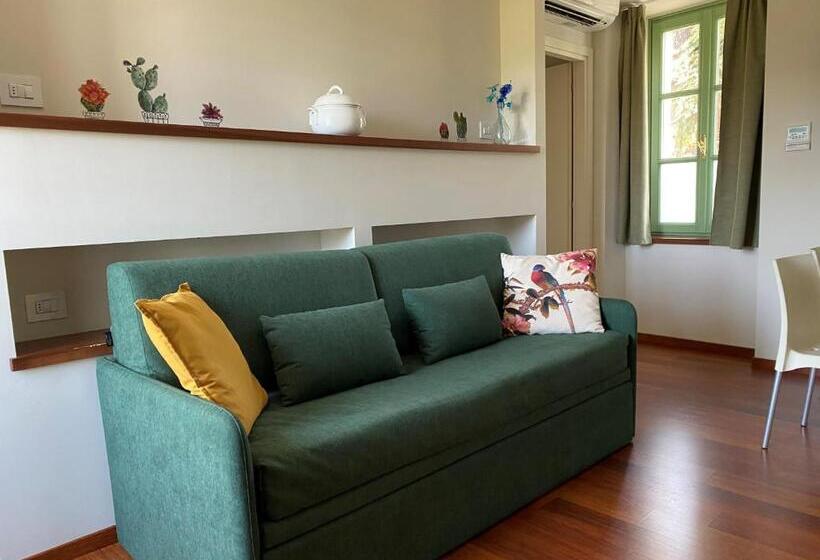 Апартаменты 1 Спальня с Террасой, Residence Delle Tre Corone