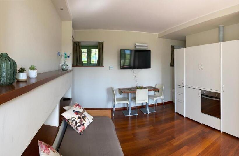 Апартаменты 1 Спальня с Террасой, Residence Delle Tre Corone