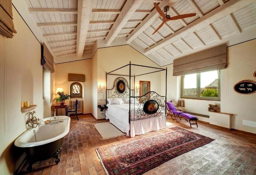 סוויטה עם מרפסת, Corte Della Maesta Antica Residenza