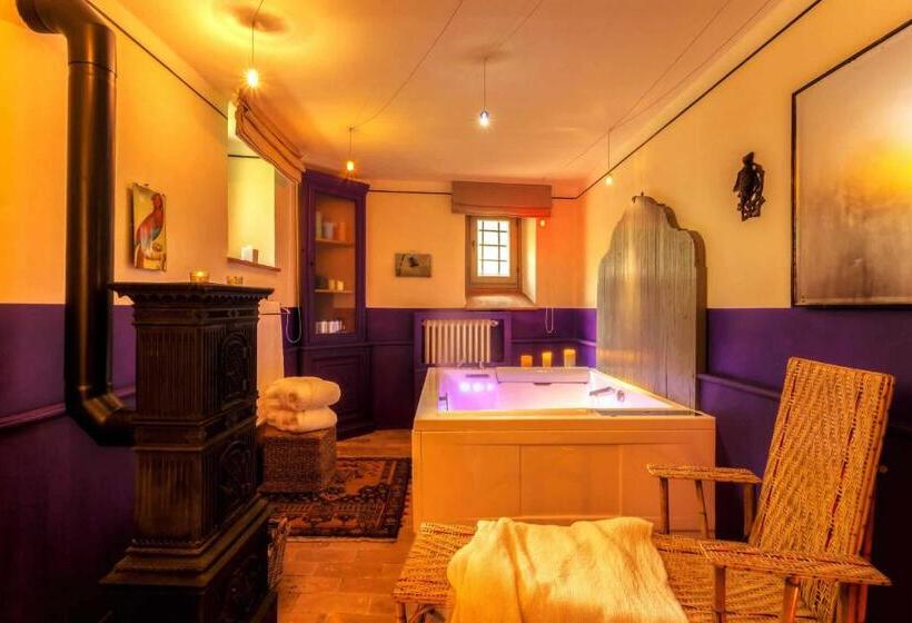 בית, 4 חדרי שינה, Corte Della Maesta Antica Residenza