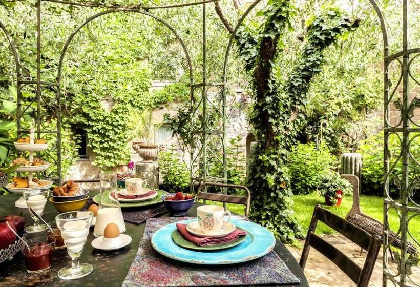 בית, 4 חדרי שינה, Corte Della Maesta Antica Residenza