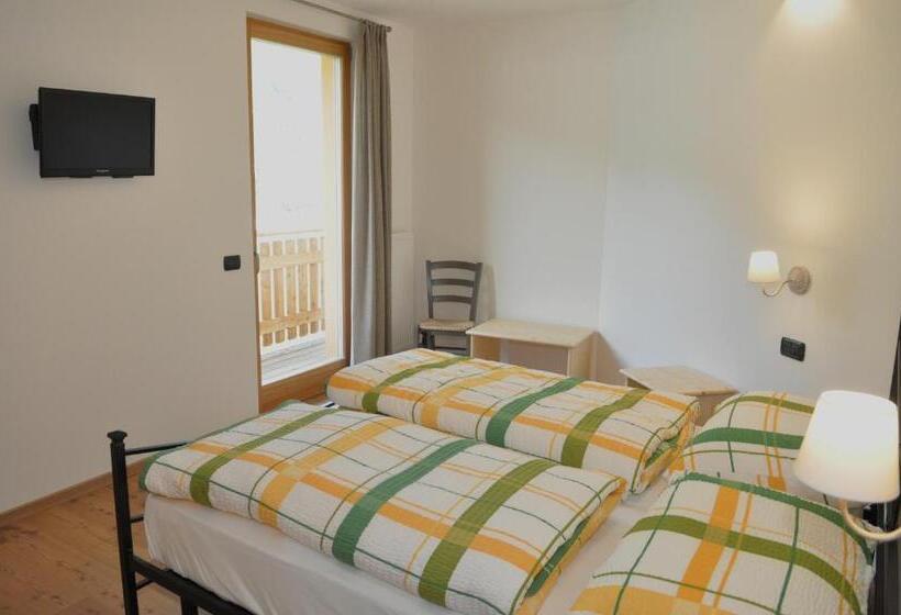 غرفة قياسية مزوَّدة بشُرفة, Garnì Dal Mozat