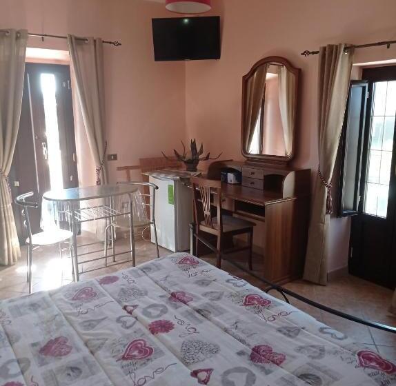 חיבור הדירה עם חדר שינה אחד, The Wishing Well