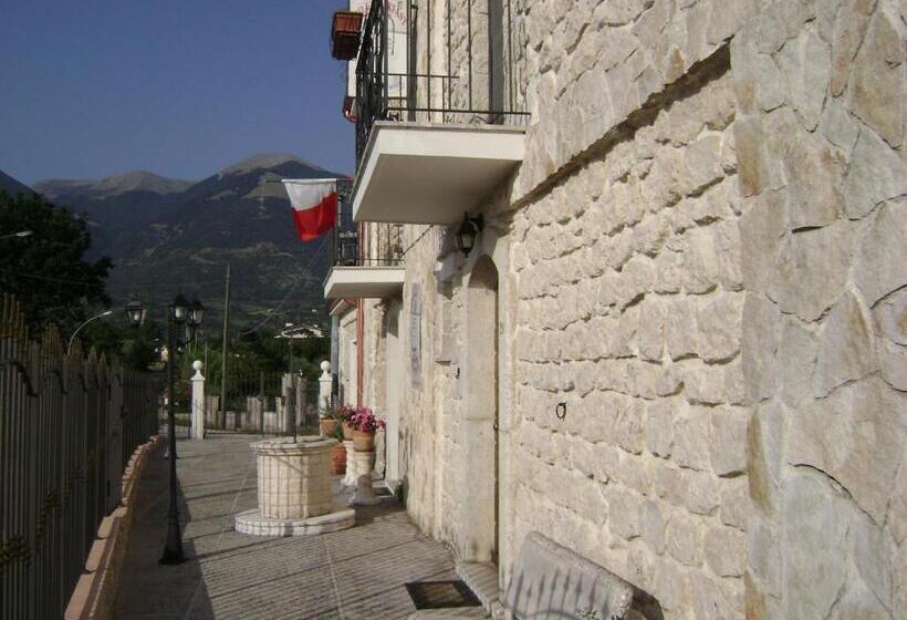 חיבור הדירה עם חדר שינה אחד, The Wishing Well