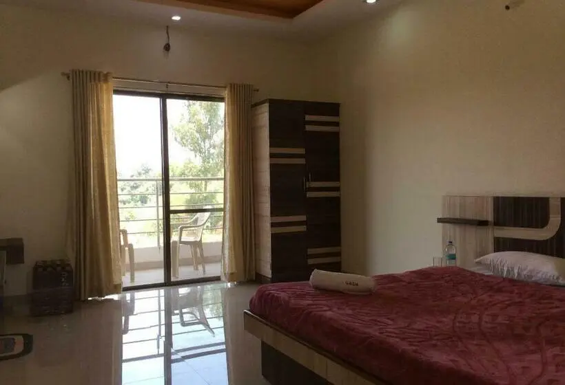 バルコニー付きデラックスルーム, Gugal Residency Mahabaleshwar