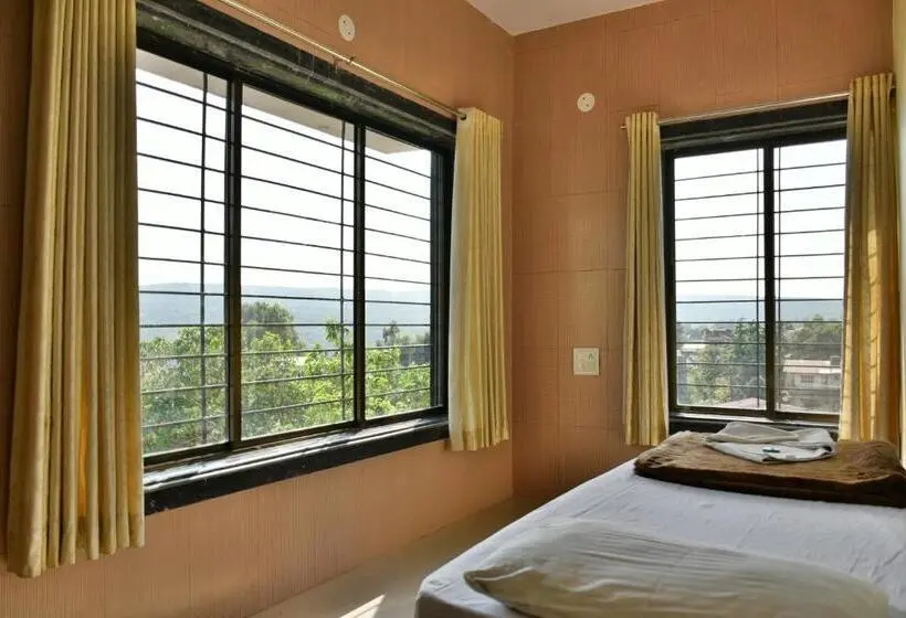 デラックストリプルルーム, Gugal Residency Mahabaleshwar