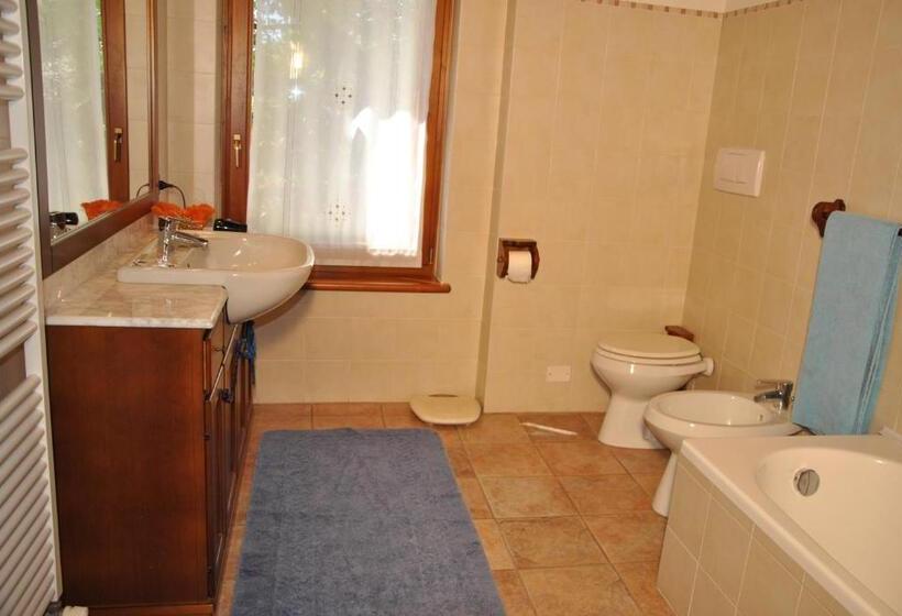 غرفة قياسية ثلاثية, Bed & Breakfast Gemma