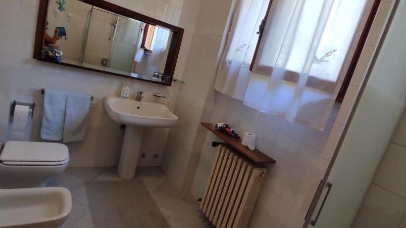 غرفة قياسية ثلاثية حمام مشترك, Bed & Breakfast Gemma