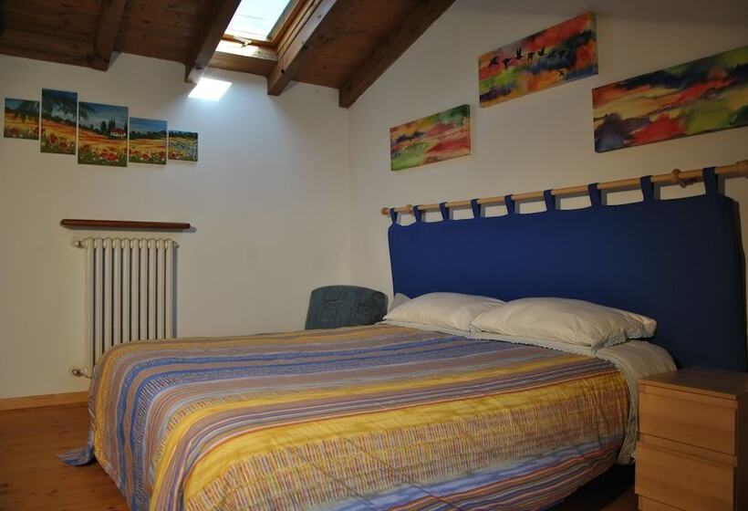 غرفة قياسية ثلاثية حمام مشترك, Bed & Breakfast Gemma