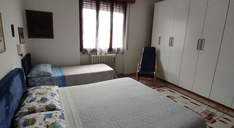 غرفة قياسية ثلاثية حمام مشترك, Bed & Breakfast Gemma