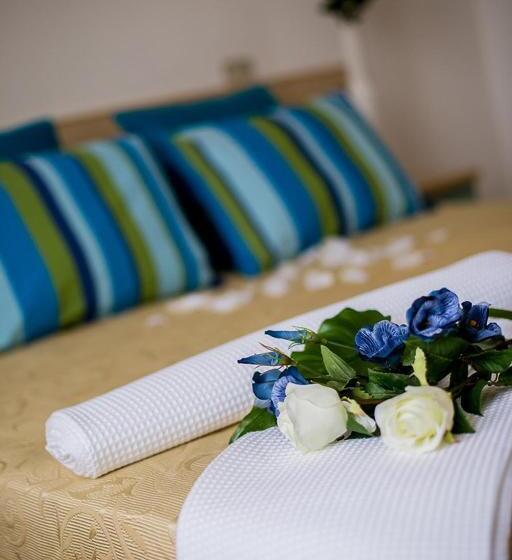 اتاق استاندارد چهارنفره با بالکن, Ben Hur