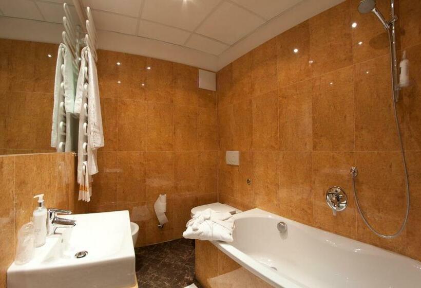 デラックスルーム, Cles