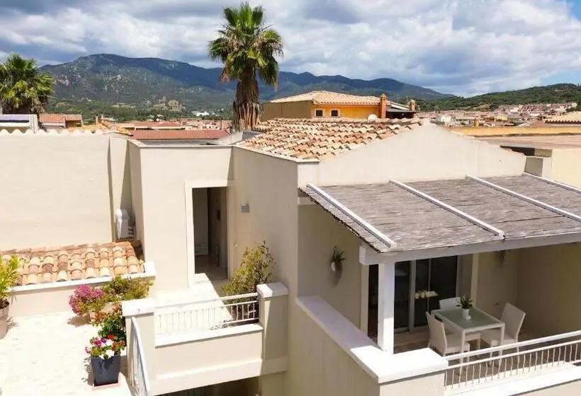 Standard Triple Room with Terrace, Domu Noa