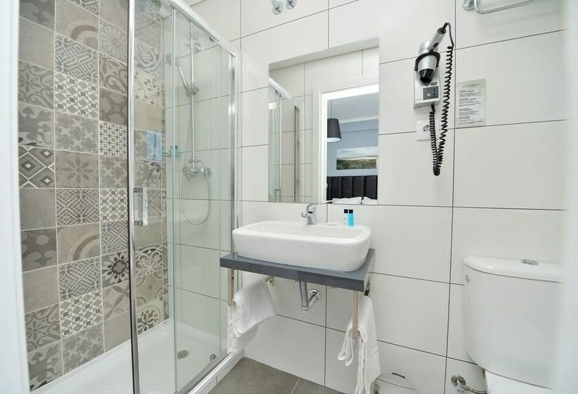 标准三人间, Don Rodrigues