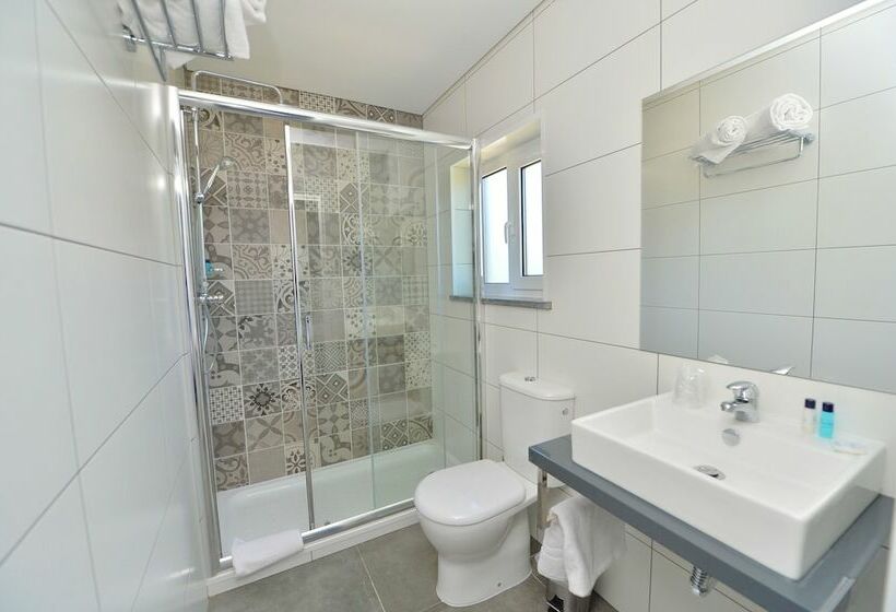 标准三人间, Don Rodrigues