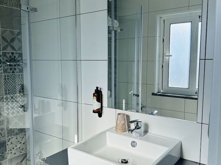 标准间, Don Rodrigues