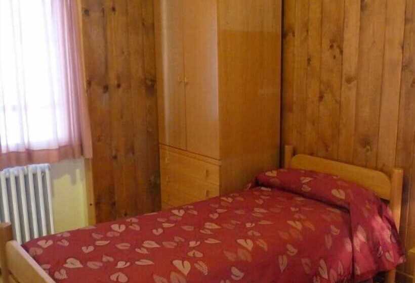 غرفة قياسية مطلة على الجبل, Ristorante La Rosa