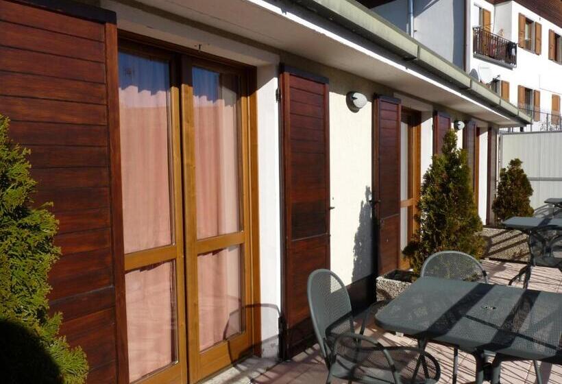 غرفة قياسية ثلاثية, Ristorante La Rosa