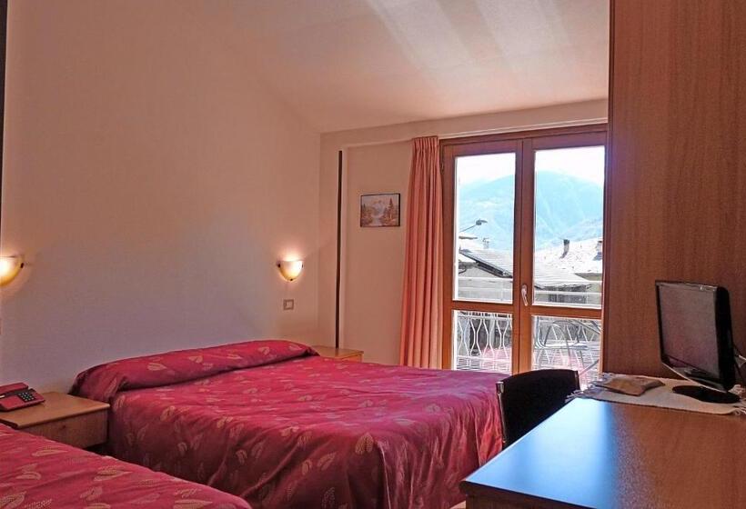 غرفة قياسية ثلاثية, Ristorante La Rosa