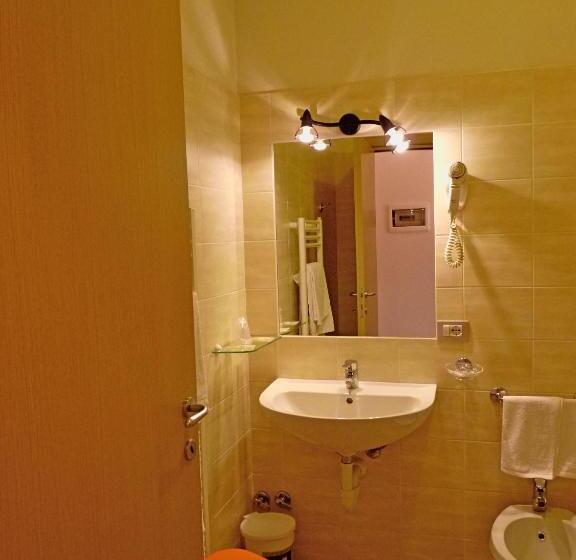 غرفة قياسية, Ristorante La Rosa