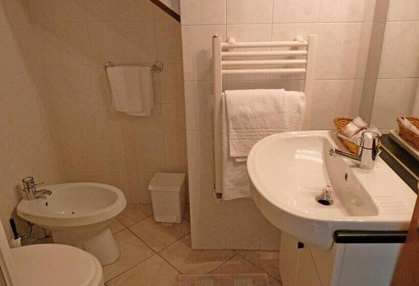 غرفة قياسية مزوَّدة بشُرفة, Ristorante La Rosa