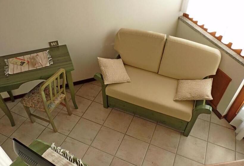 غرفة قياسية مزوَّدة بشُرفة, Ristorante La Rosa