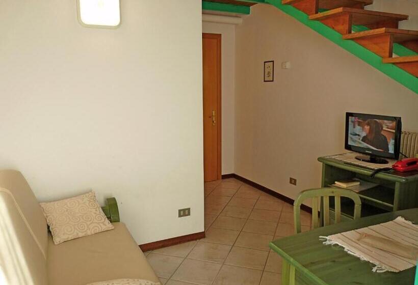 غرفة قياسية مزوَّدة بشُرفة, Ristorante La Rosa