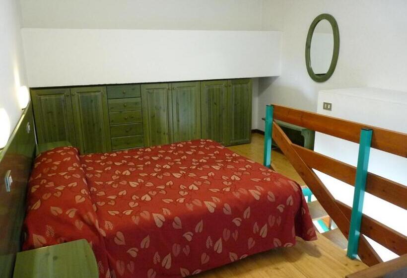 غرفة قياسية مزوَّدة بشُرفة, Ristorante La Rosa