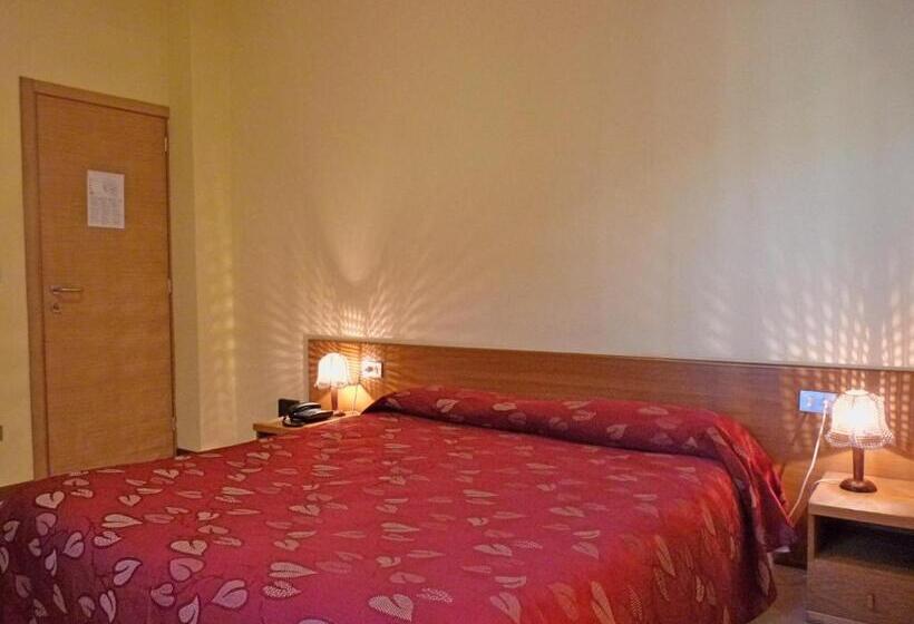 غرفة إقتصادية, Ristorante La Rosa