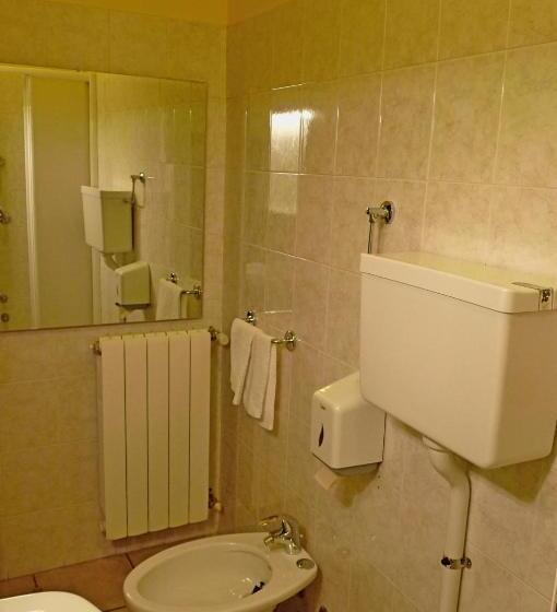 غرفة إقتصادية ثلاثية, Ristorante La Rosa