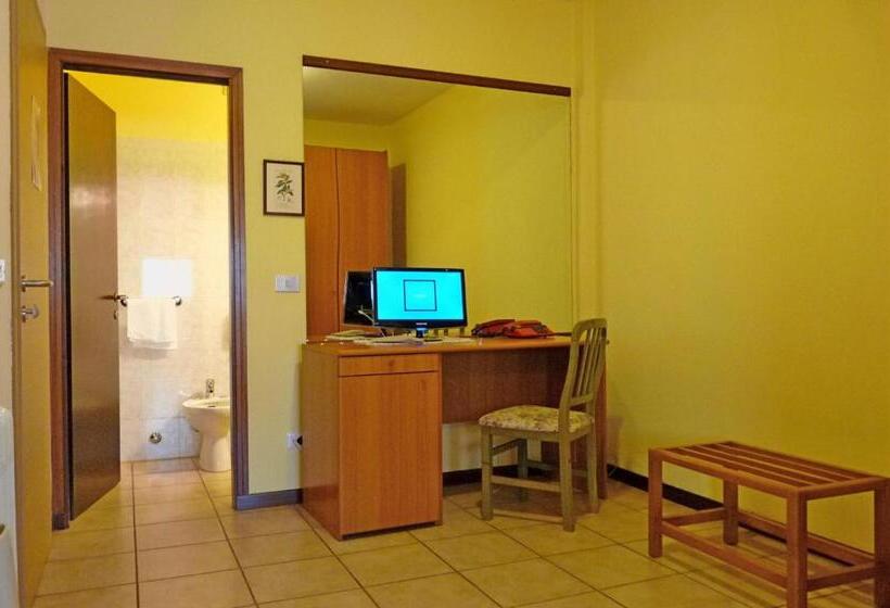 غرفة إقتصادية ثلاثية, Ristorante La Rosa