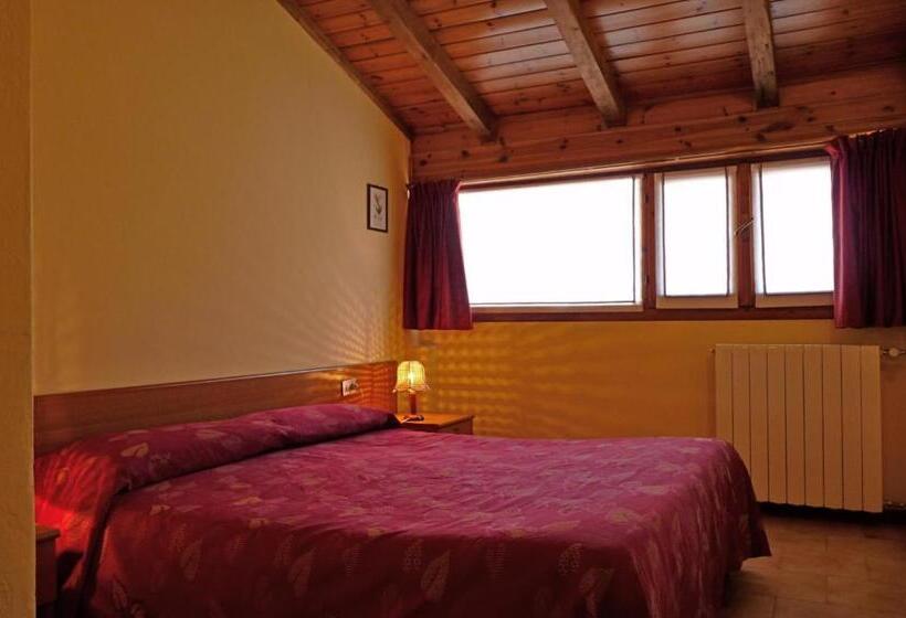 غرفة إقتصادية ثلاثية, Ristorante La Rosa