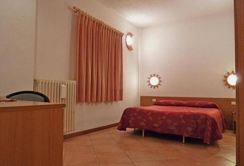 غرفة إقتصادية ثلاثية, Ristorante La Rosa