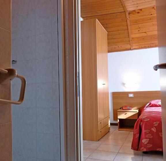 غرفة قياسية مطلة على الجبل, Ristorante La Rosa